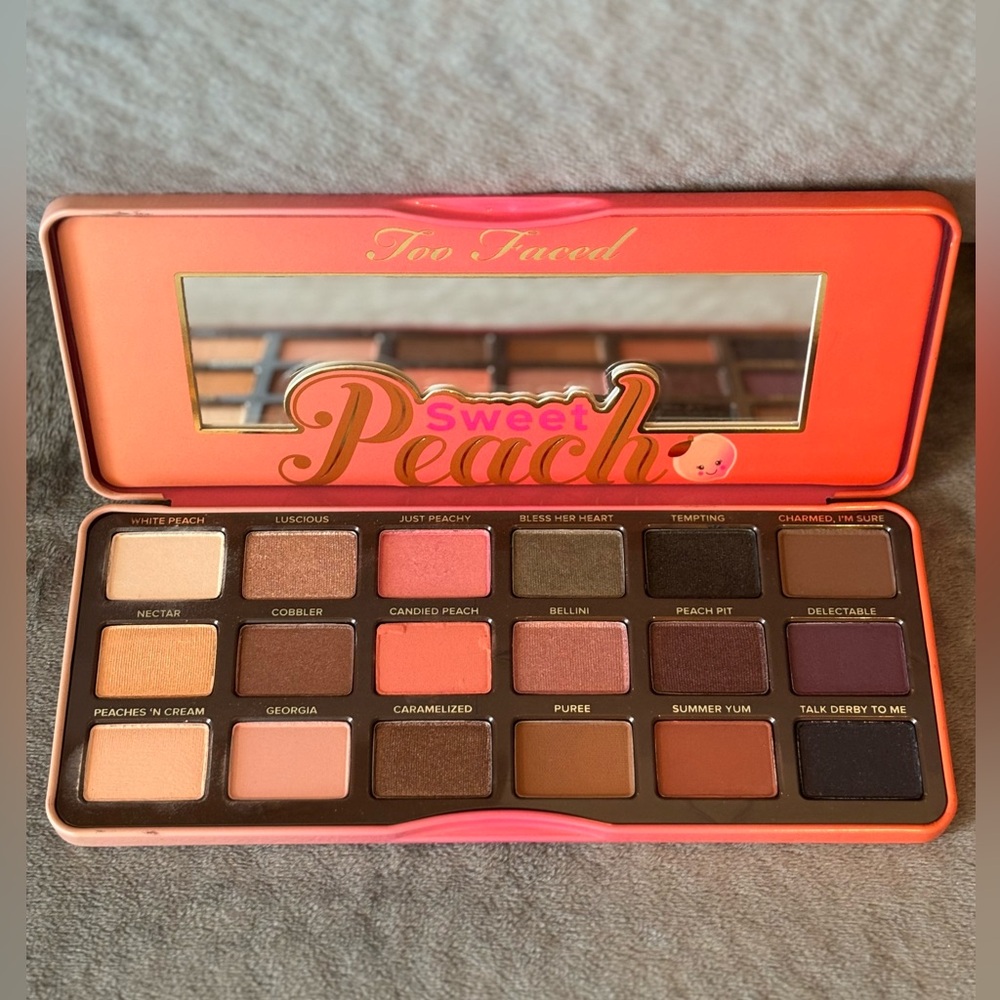 Too Faced Sweet Peach🍑
Original packaging, new product never touched or used!